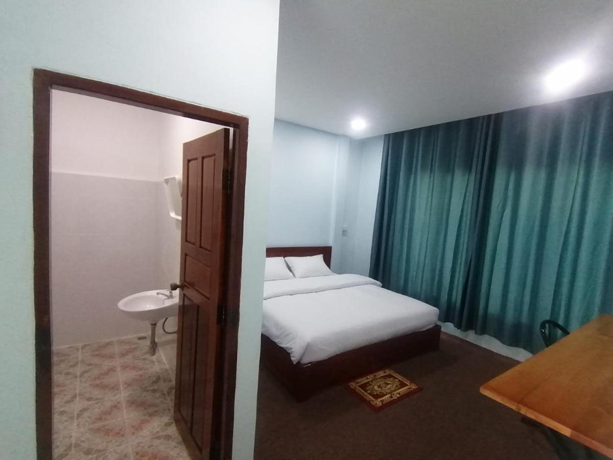 ເຮືອນພັກບີວີ Hotel Ban Thongchai-Tai Bagian luar foto