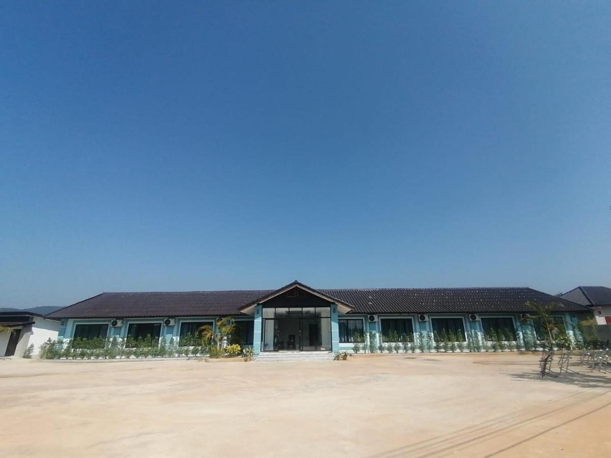 ເຮືອນພັກບີວີ Hotel Ban Thongchai-Tai Bagian luar foto