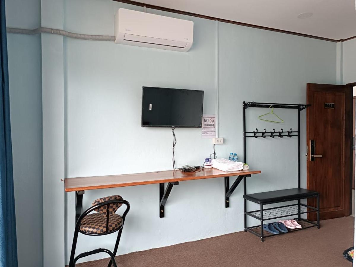 ເຮືອນພັກບີວີ Hotel Ban Thongchai-Tai Bagian luar foto