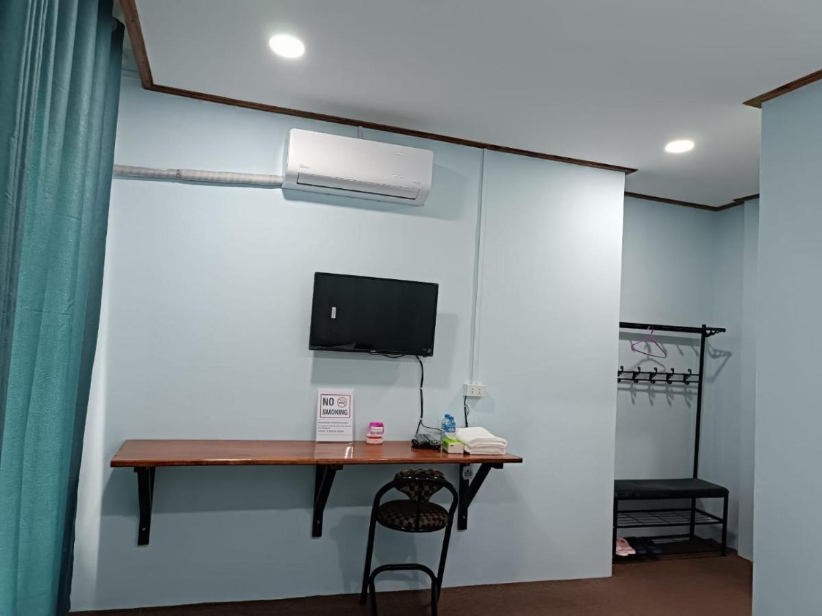 ເຮືອນພັກບີວີ Hotel Ban Thongchai-Tai Bagian luar foto